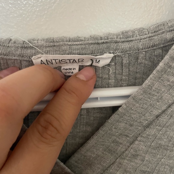 Cropped long sleeve shirt - Picture 2 of 2